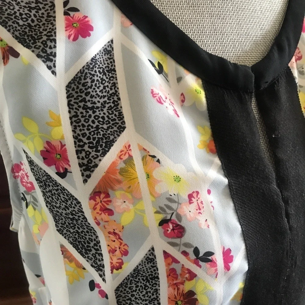 CAbi Grosgrain Floral Geometric Sleeveless Size S - Picture 6 of 11